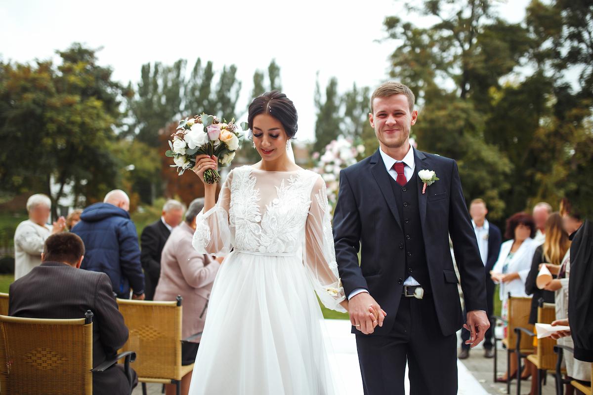 Brasbane wedding couple A couple walking down the isle at their Brisbane wedding.