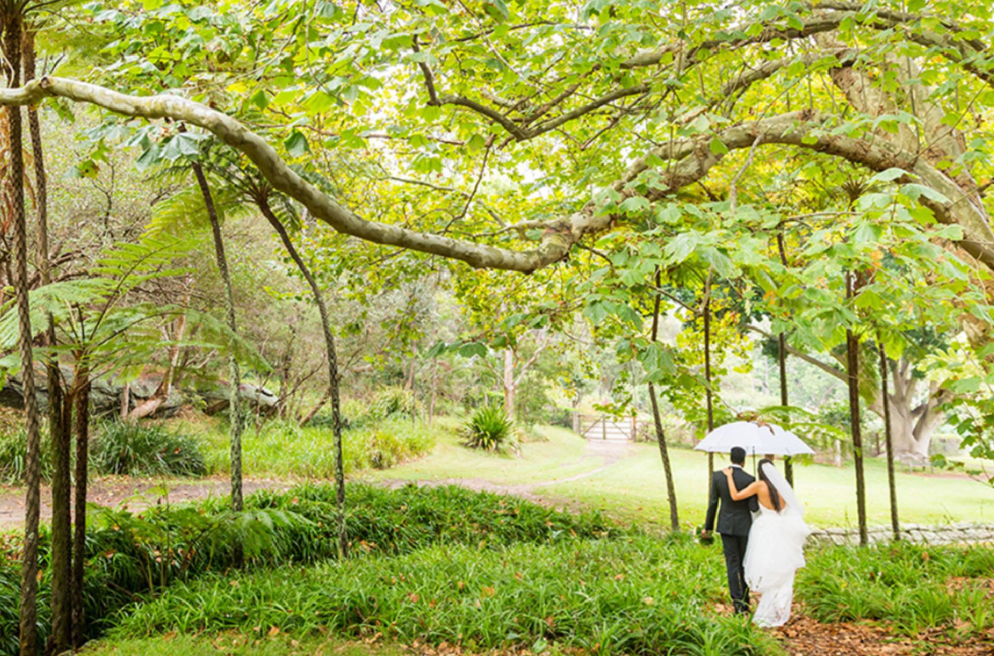 A Wedding Couple At Estate Vaucluse House