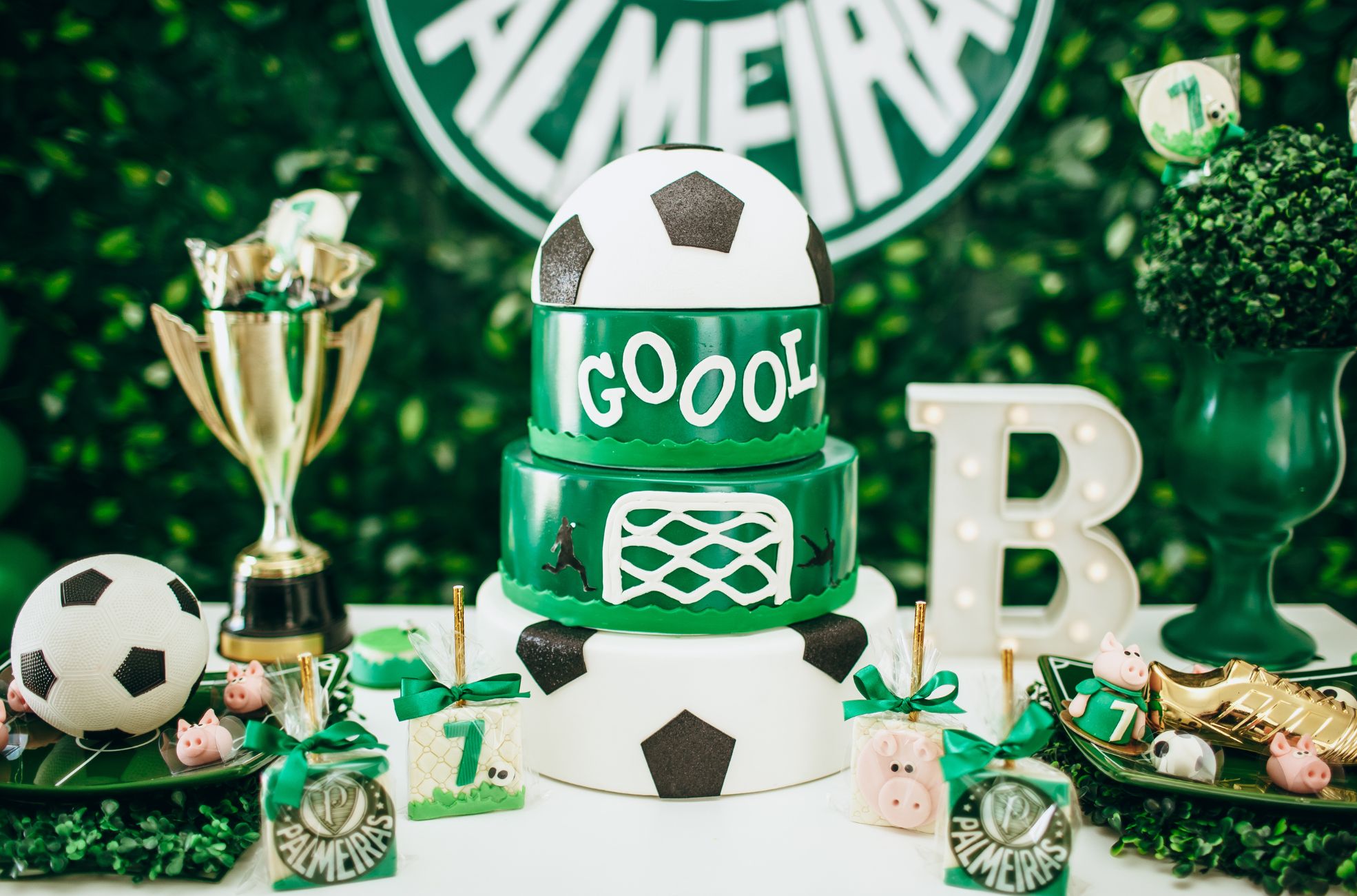 sports-themed-party Soccer Sports Themed Cake And Party Items