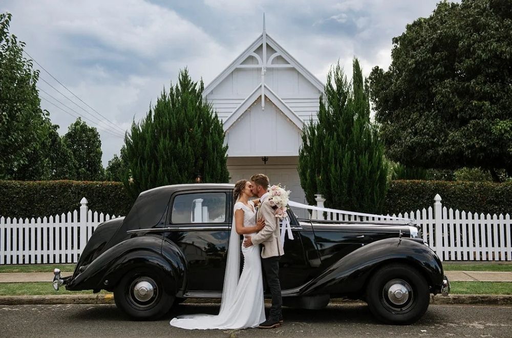 White Chapel SEQ Destination Wedding Photo
