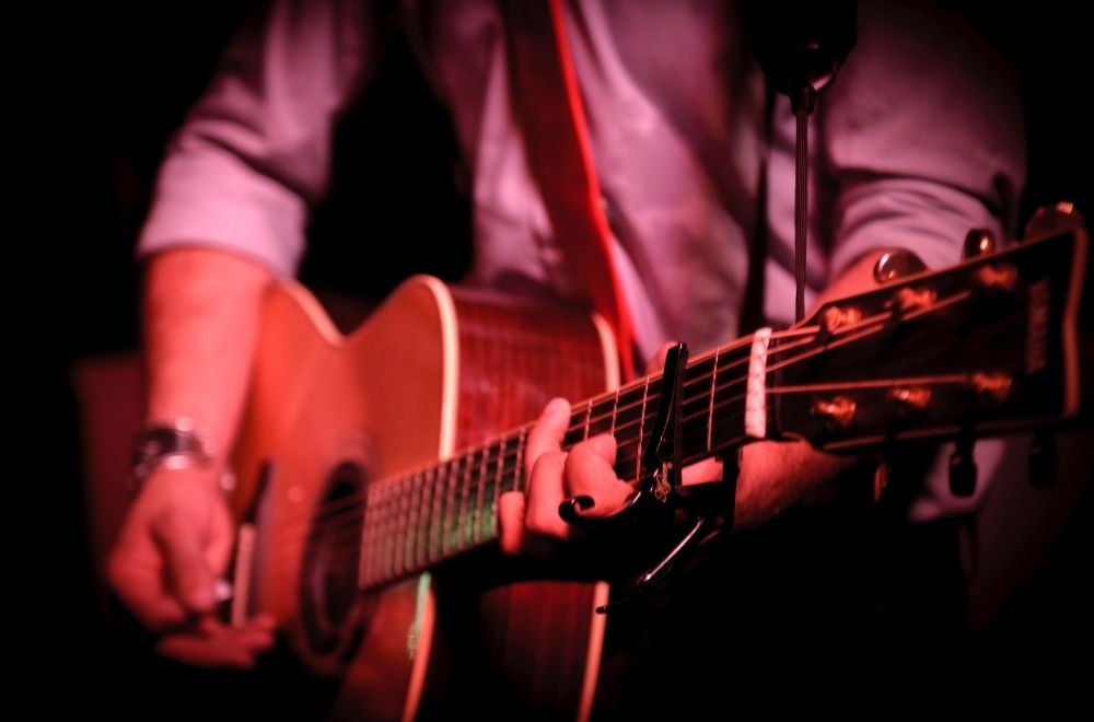 Acoustic Guitarist