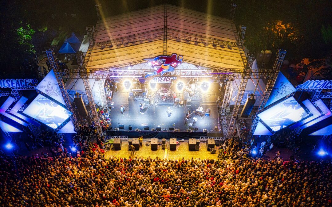 How to Create a Hybrid Stage Experience That Works