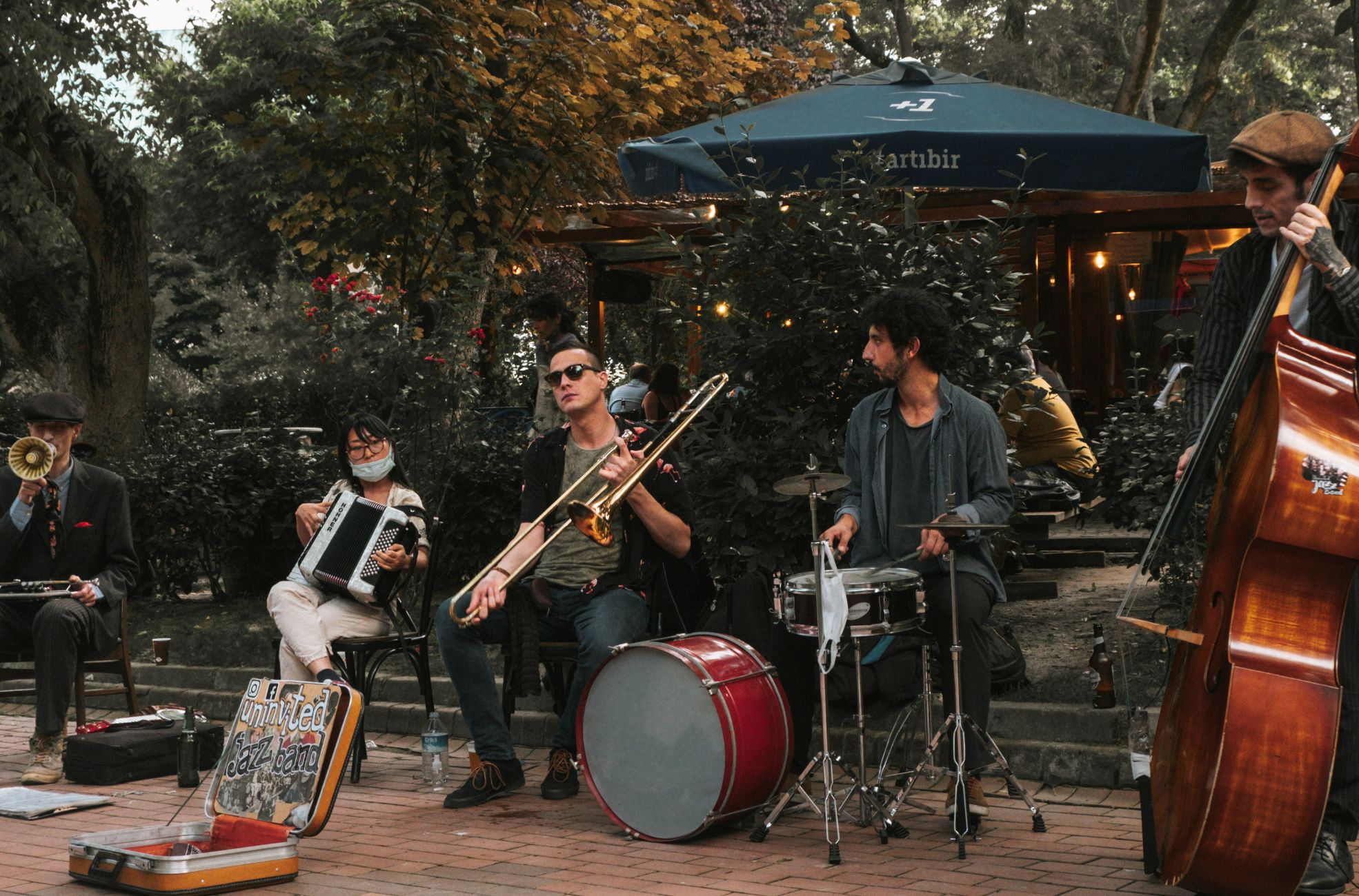 music and food Jazz Band Performing